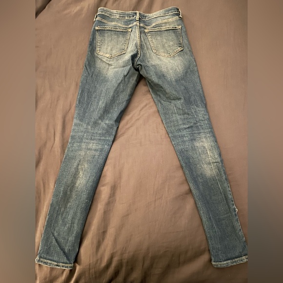 Old Navy skinny jeans, distressed, size 2 regular - Picture 3 of 3